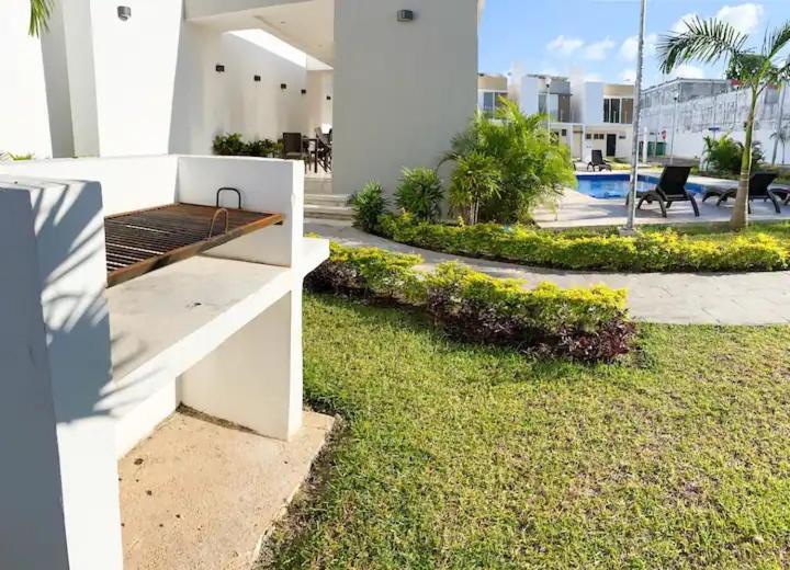 Elegante Y Preciosa Casa Con Excelente Ubicacion Villa แคนคูน ภายนอก รูปภาพ